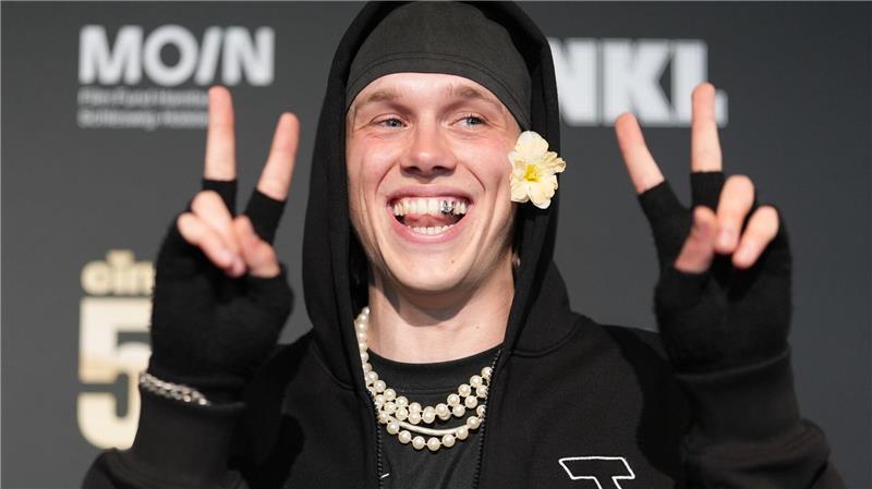 Unter den Gästen: Noah Kraus, Sänger und Schauspieler.