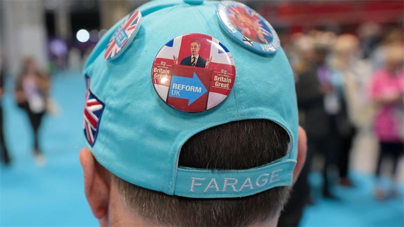 Neue Vorwürfe gegen britische Rechtspopulisten um Farage Unter den Parteimitgliedern sind etliche Fans von Farage.