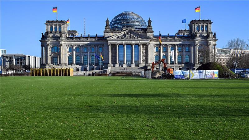 Unter den im Bundestag vertretenen Parteien legt vor allem die Linke zu.