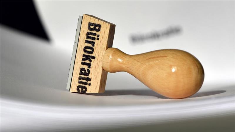 Unternehmen und Selbstständige klagen unisono über zu viel Bürokratie. Darüber, wie diese reduziert werden kann, gibt es unterschiedliche Auffassungen. (Symbolbild)