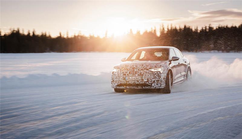 Unternehmen wie Audi erproben seit langem ihre Fahrzeuge auch auf frostigem Terrain. Foto: Roman Raetzke/Audi AG/dpa-tmn