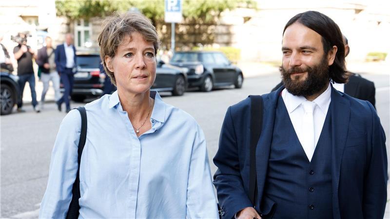 Promi-Prozess um Entführung der Block-Kinder Unternehmerin Block und Anwalt Bott treffen am Gericht ein.