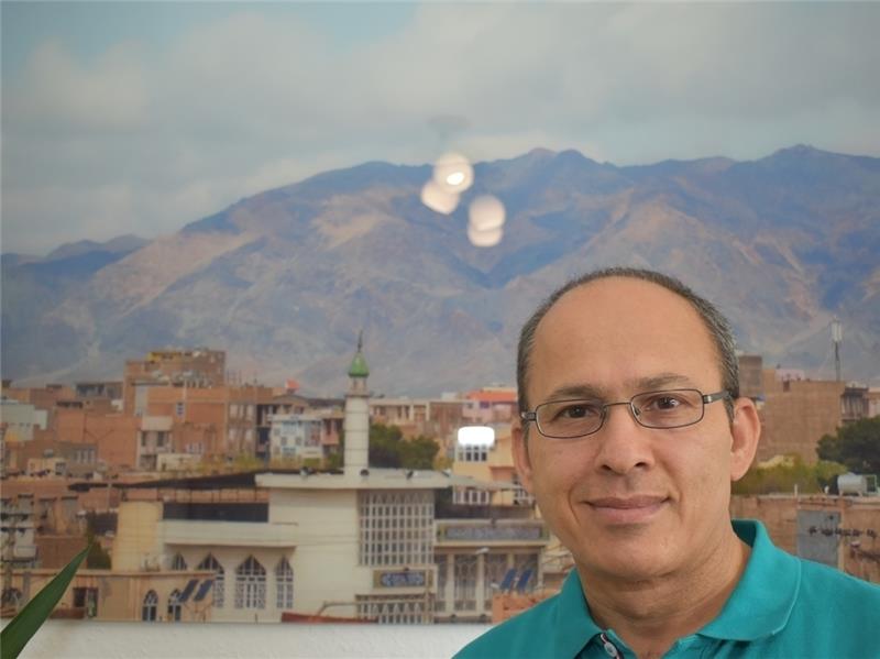 Unterstützt Schulkinder bei Kabul: Hausarzt Wahid Ghorwall aus Jork hat mit befreundeten Medizinern den Verein „Schoolproject Afghanistan“ gegründet, um die Bildungschancen von Kindern zu verbessern. Foto Vasel