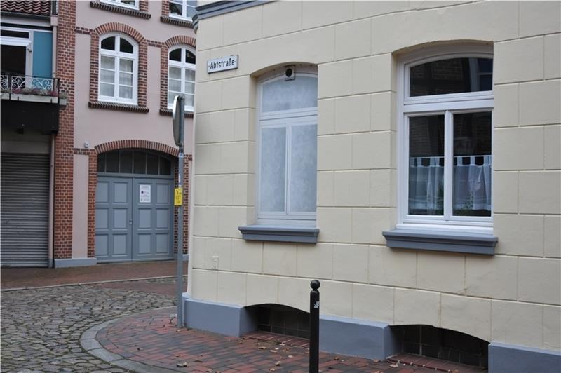 Als Kirchenfürsten in Buxtehude wohnten Unweit der Petri-Kirche befindet sich eine der ältesten Straßen Buxtehudes – die Abtstraße. Foto: Felsch