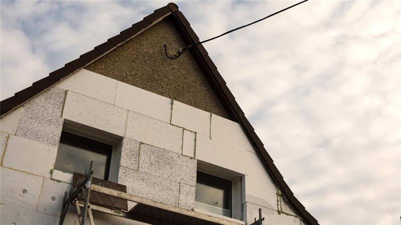 Stader Energieberater gibt Tipps: So spart man Energie und Kosten Unzählige Immobilien in Deutschland gelten als sanierungsbedürftig.