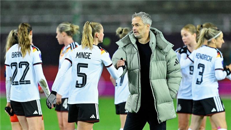 Unzufrieden mit dem 0:0 auf dem Betzenberg: Bundestrainer Christian Wück.