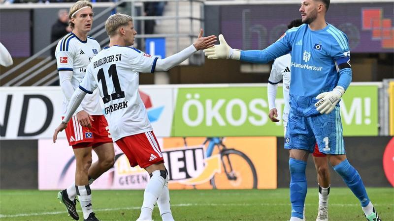 Unzufrieden mit dem Ergebnis: Der HSV verliert in Paderborn.