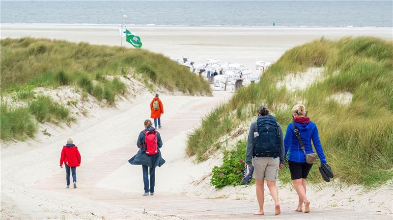 Kostendruck belastet Gastgewerbe – Camping bleibt gefragt Urlaub etwa an der Nordseeküste statt Fernreisen könnte in diesem Sommer für manche attraktiver sein. (Archivbild)