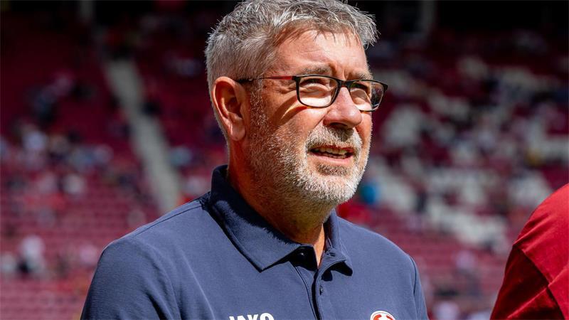 Torlose Bundesliga-Rückkehr: Paderborner Remis in Mainz Urs Fischer geht in seine erste volle Saison als Trainer von Mainz 05.
