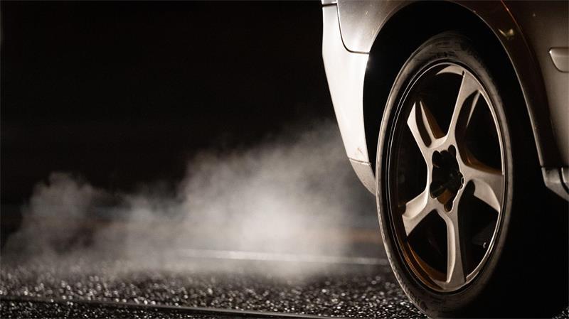 Ursprünglich war beschlossen worden: Neuwagen in der EU ab 2035 sollen im Betrieb kein klimaschädliches Kohlenstoffdioxid (CO2) mehr ausstoßen dürfen. Das soll sich ändern. (Symbolbild)