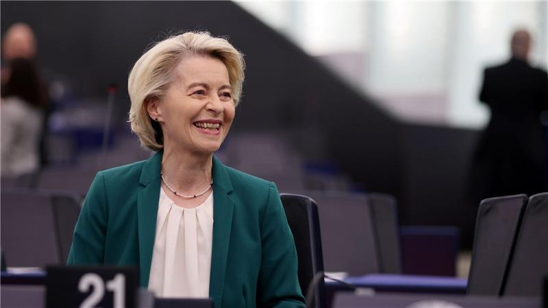 Ursula von der Leyen kann aufatmen: Der von Rechten eingereichte Misstrauensantrag gegen sie ist gescheitert. (Archivbild)