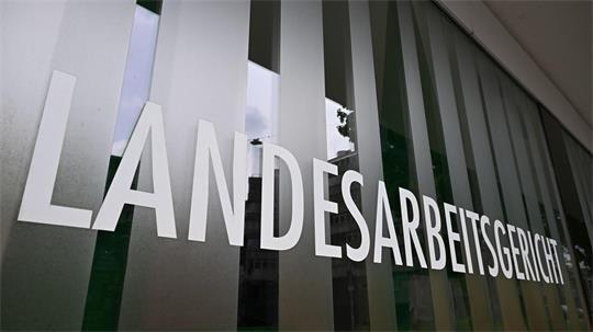 Urteil des Landesarbeitsgerichts zu Lohnunterschieden bei Daimler Truck. (Archivbild)