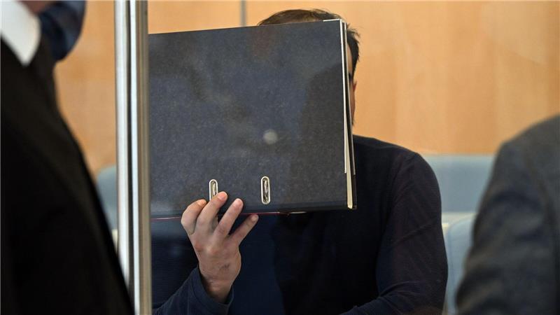 Urteil: Sieben Jahre Haft für IS-Terroristen Urteil gegen zwei mutmaßliche IS-Terroristen verkündet. (Archivbild)