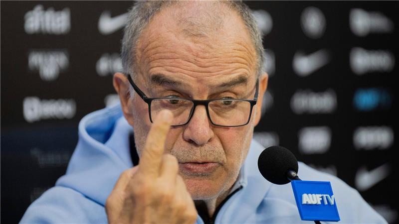 Das war die WM-Nacht: Jubel bei Ivorern und Lob für DFB-Team Uruguays Team um Trainer Marcelo Bielsa erreichte seinen Spielort Miami erst mit erheblicher Verspätung. (Archivbild)