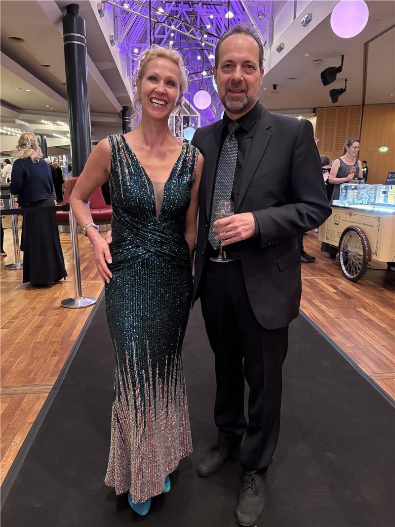 Schick in Schale: Zehn Geschichten von der 1. Stader Ballnacht Ute Hartung und Olav Janssen aus Hedendorf haben bisher erst einen Ball im Stadeum verpasst.