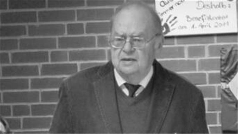 Uwe Hampe bei seinem letzten großen Auftritt als Oberdeichrichter im Jahr 2015.
