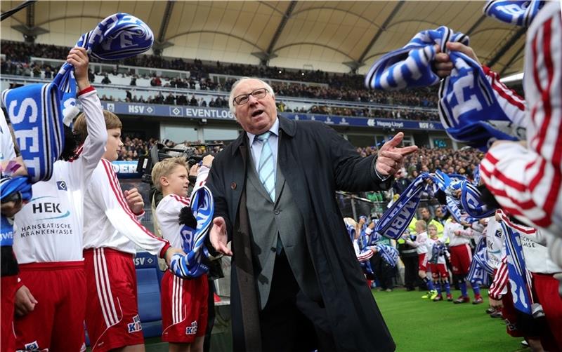 Uwe Seeler zeichnet Vereine aus Uwe Seeler im Volkspark. Foto: dpa