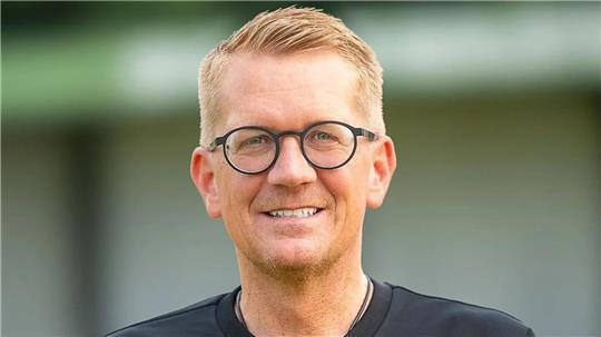 Harsefeld II und Hedendorf teilen Punkte - Deinste bleibt dran VSV-Trainer Björn Stobbe.