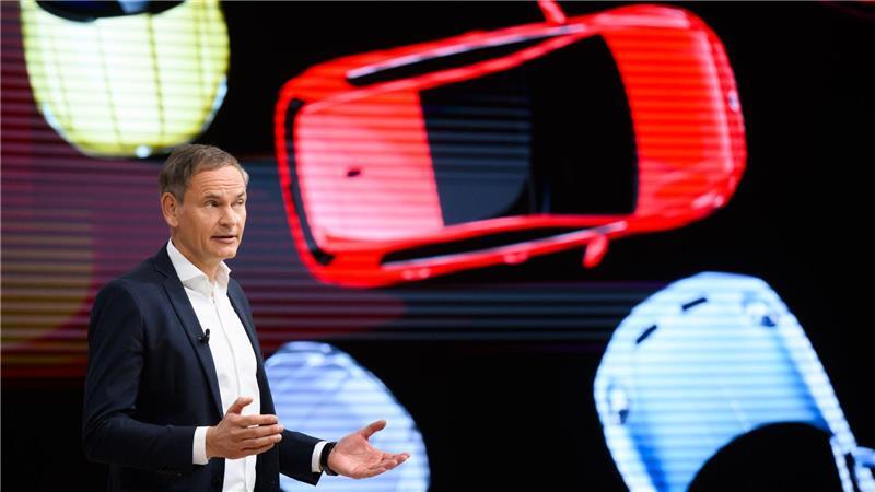 VW-Chef Blume verkündet einen Gewinneinbruch. 