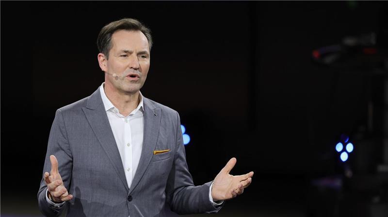 VW-Markenchef will die Kosten senken, nimmt sich dafür aber mehr Zeit als bisher geplant. (Archivfoto)