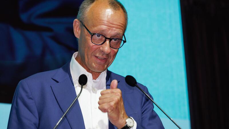 Merz zu VW-Plänen: Deutschland nicht wettbewerbsfähig genug VW sei vom Vorstand zu einem „Sanierungsfall“ erklärt worden, sagt CDU-Chef Merz.