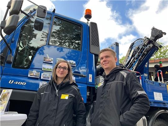 Vanessa Uthemann und Niklas Kersting sind Spezialisten in der Nutzfahrzeugtechnik. „Einzelgänger können wir nicht brauchen“, sagt Vanessa Uthemann