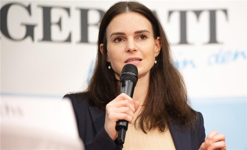 Trotz Mega-Schulden: CDU-Abgeordnete aus der Region stehen zu Merz Vanessa Zobel (CDU) aus Bremervörde sieht die Neuverschuldung kritisch.