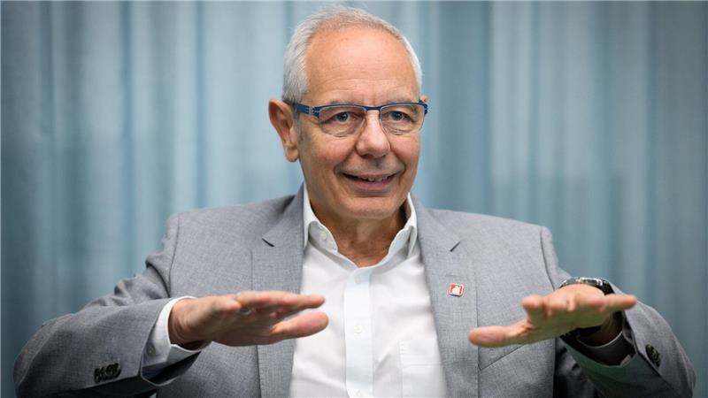 Gewerkschaftschef gegen Reform der Arbeitszeit Vassiliadis sieht die Flexibilität der Arbeitszeiten in der Industrie ausgereizt.