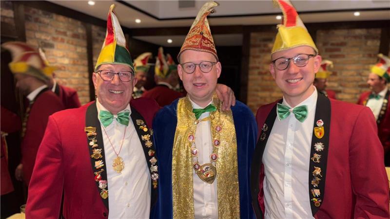 Vater Andreas Vollmers (links) mit seinen Söhnen: dem neuen Prinzen Tim Vollmers (Mitte) und Präsident Marvin Vollmers.