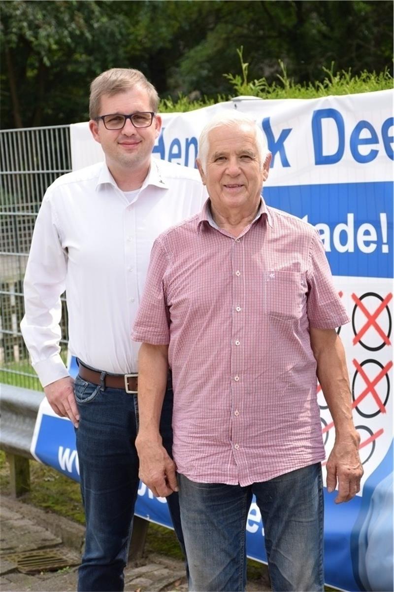 Vater und Sohn : Horst (rechts) und Hendrik Deede. Foto: Strüning