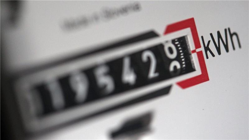 Vattenfalls senkt den Arbeitspreis für Stromkunden in der Grundversorgung nach eigenen Angaben um mehr als 14 Prozent, allerdings steigt der monatliche Grundpreis um fast 18 Prozent. (Symbolbild)