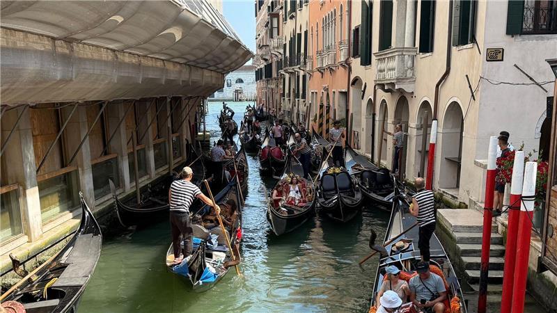 Venedig machte wegen seiner Eintrittsgebühr Schlagzeilen - die Touristen hielt das jedoch nicht ab. (Archivbild)