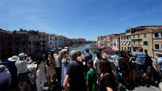 Venedig nimmt mit dem Eintritt für Tagesbesucher so viel Geld ein wie noch nie. (Archivbild)