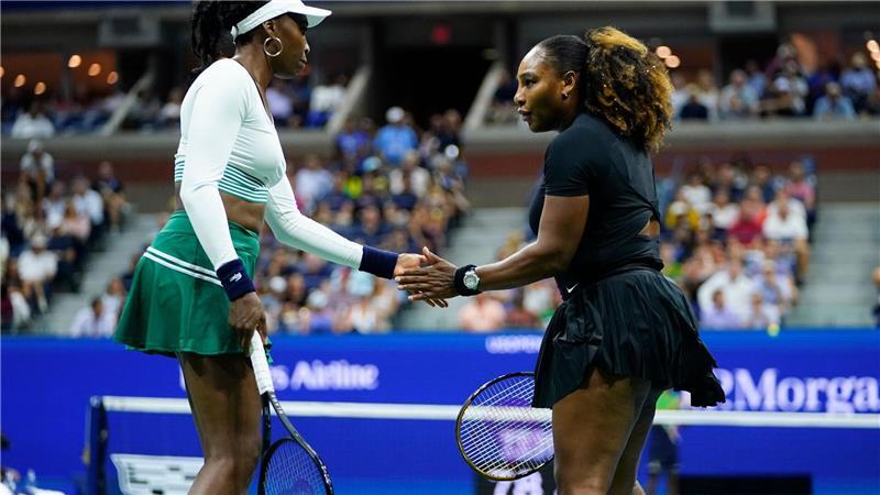 Venus und Serena Williams holten im Doppel etliche Titel. (Archivbild)