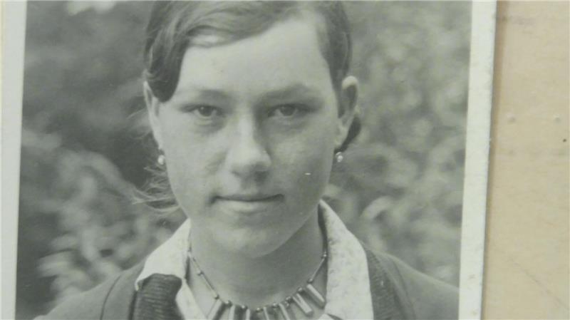 Vera Taran aus der Ukraine war Zwangsarbeiterin in Drochtersen. Von hier führte ihr Weg ins KZ. Ihr Name und der ihres Kindes, das nur einen Tag lebte, sind auf den Stelen festgehalten.