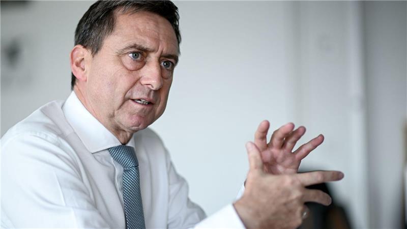 Verbandschef Oliver Blatt, der auch die Pflegekassen vertritt, warnt: „Die Hütte brennt“. (Archivbild) 