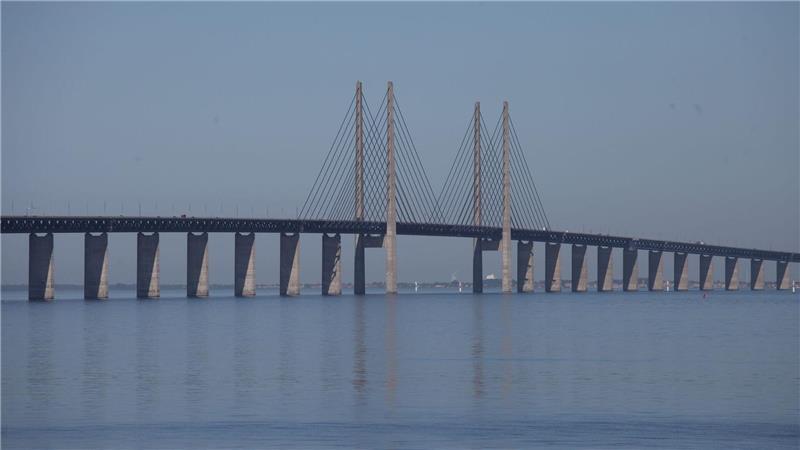 Verbindet seit 25 Jahren Dänemark und Schweden: die Öresundbrücke.