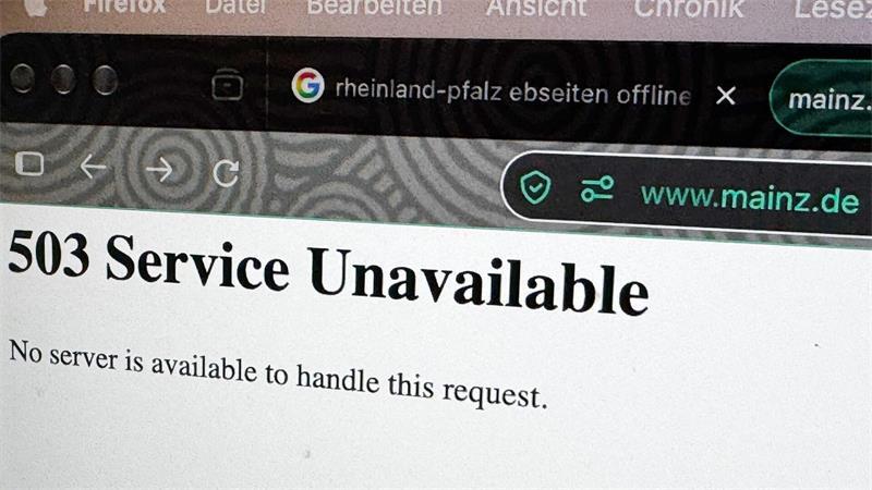 Verbraucher können indirekt betroffen sein - etwa durch Ausfälle wichtiger Onlinedienste oder potenzielle Datenabflüsse auf nicht rechtzeitig geschützten Webseiten.