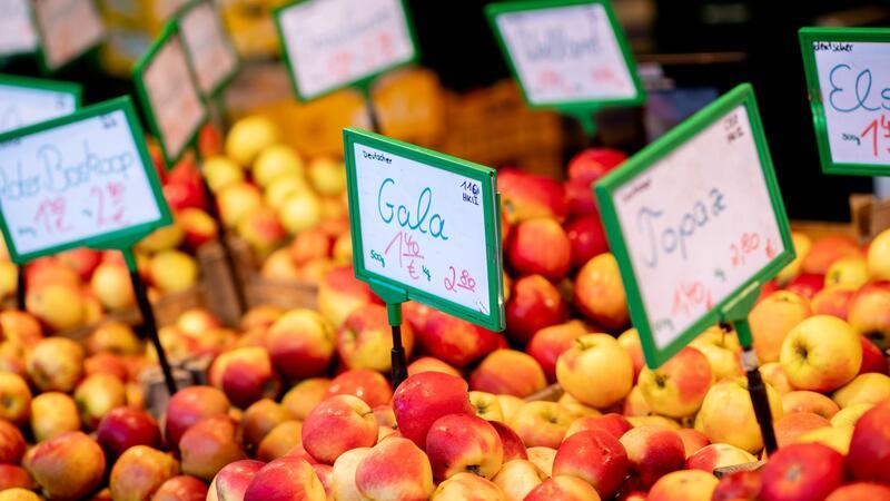 Inflation im August deutlich runter - Bald auch die Zinsen? Verbraucher spüren die Inflation beim Einkaufen.
