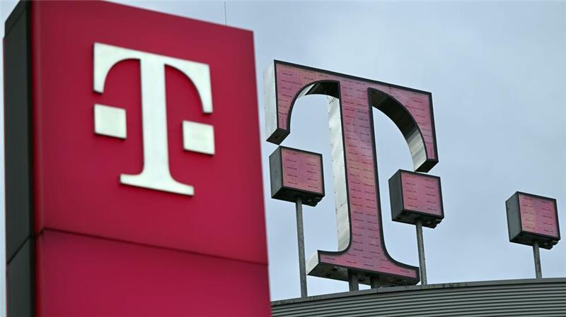 „Telekom“-E-Mail: Nein, da wartet keine neue Sprachnachricht Verdächtig: Das bekannte Telekom-Logo fehlt in der Betrüger-Mail.
