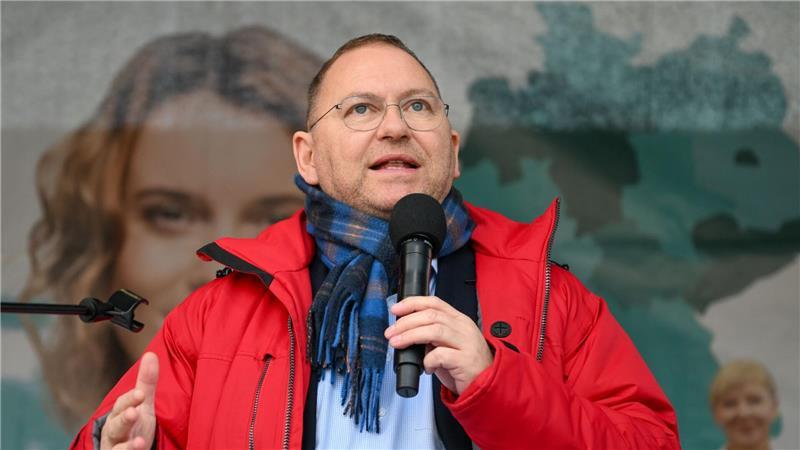 Verdi-Chef Frank Werneke macht vor Beschäftigten noch einmal Druck.