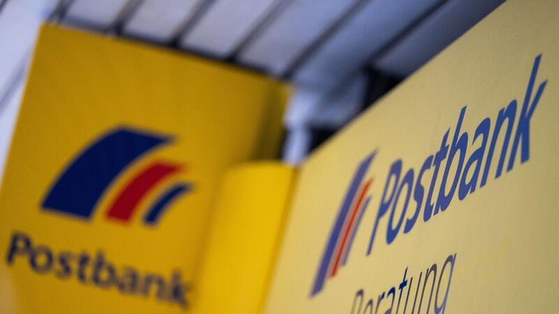 Verdi ruft Postbank-Beschäftigte erneut zum Warnstreik auf Verdi fordert für etwa 12.000 Beschäftigte im Deutsche-Bank-Konzern mit einem Postbank-Tarifvertrag 15,5 Prozent mehr Geld, mindestens jedoch eine Anhebung der Gehälter um 600 Euro.