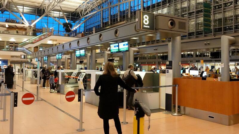 Verdi legt ÖPNV für bessere Arbeitsbedingungen lahm Verdi hat zu einem weiteren Warnstreik am Flughafen Hamburg aufgerufen.