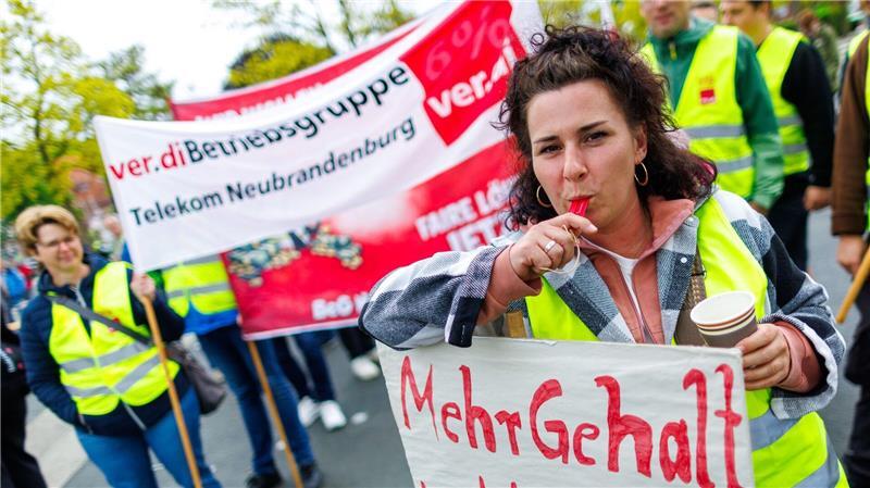 Verdi wendet sich mit dem Warnstreik-Aufruf an Beschäftigte in Hamburg, Schleswig-Holstein und Mecklenburg-Vorpommern. (Archivbild) 