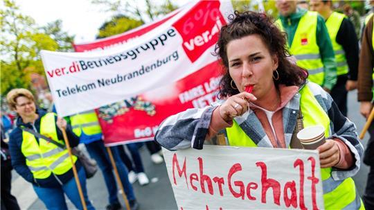 Verdi wendet sich mit dem Warnstreik-Aufruf an Beschäftigte in Hamburg, Schleswig-Holstein und Mecklenburg-Vorpommern. (Archivbild) 