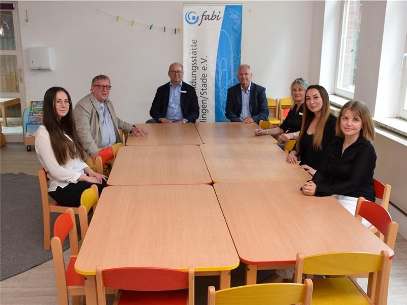 Vereine, Fabi und Stadt an einem Tisch: Sie organisieren und finanzieren den neuen Spielkreis . Foto: Strüning