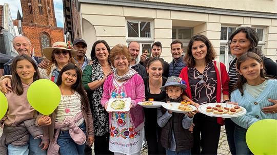 Vereinsmitglieder der Ronda Iberoamericana beim Flethfest.