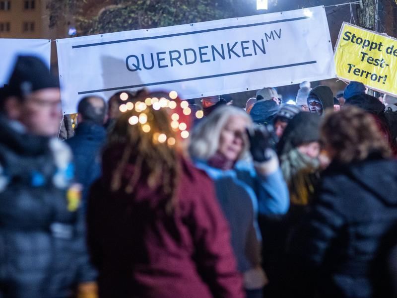 Verfassungsschutz wird vorerst keine Zahlen zu «Querdenkern" liefern. Foto: Jens Büttner/dpa-Zentralbild/dpa