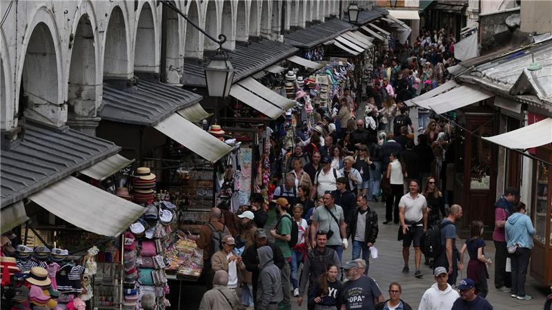 Venedig verdoppelt Eintrittspreis für Tagestouristen Vergangenes Jahr wurden nach Angaben der Behörden 485.000 zahlende Besucher registriert.
