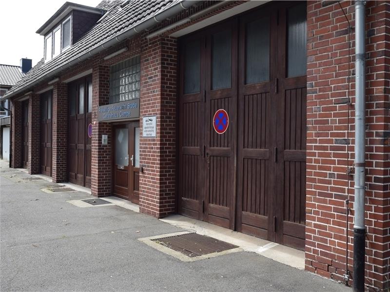 Stadt Stade verkauft besondere Immobilien Vergeben: Die alte Feuerwache in Campe hat sich Baufirma Lindemann gesichert. Fotos: Strüning